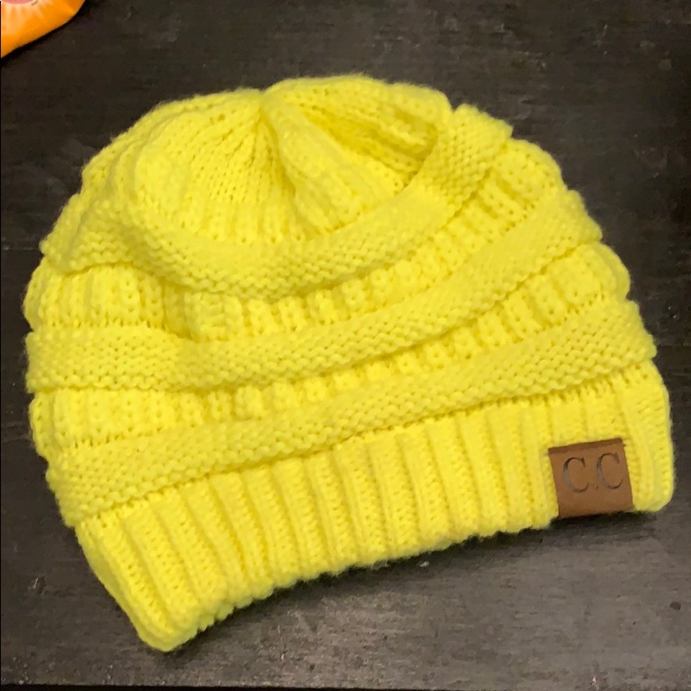 C.C beanie (toboggan)